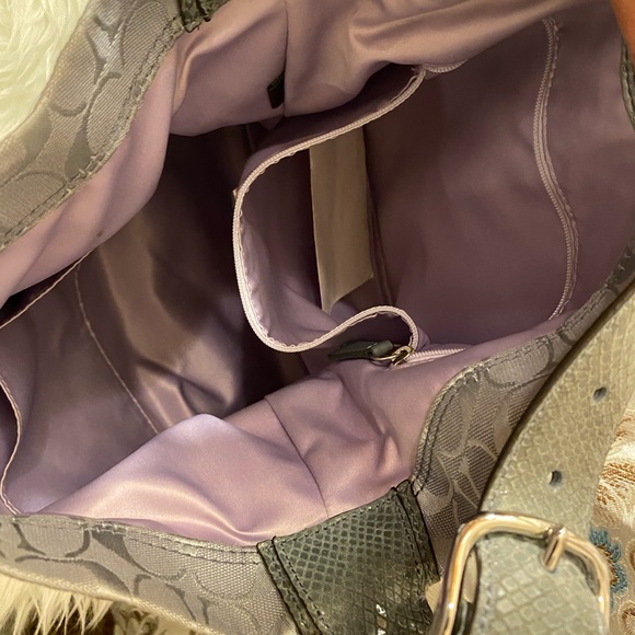 Preloved coach hobo bag - Picture 2 of 3